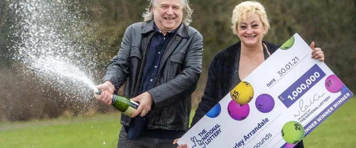 Donna di Manchester vince 1 milione di sterline al Lotto UK