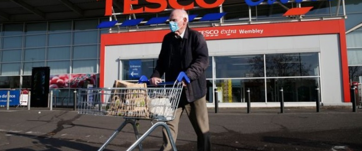 UK, si cerca il fortunato che ha lasciato il biglietto vincente alla lotteria al Tesco