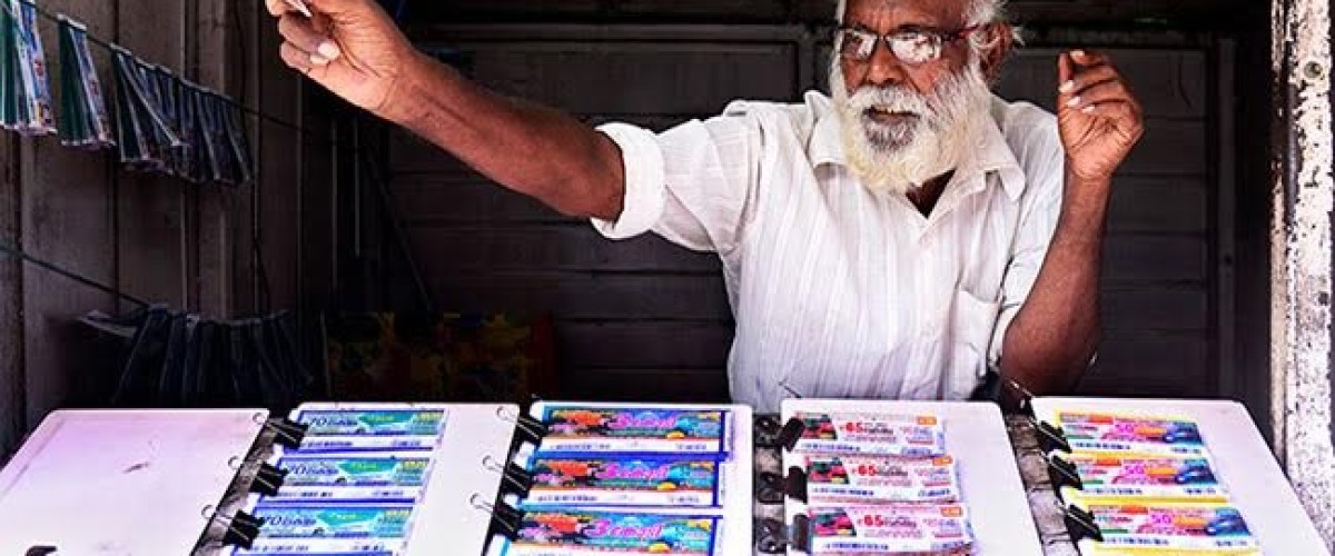 In India un gruppo di 11 donne gioca alla lotteria e vince il jackpot