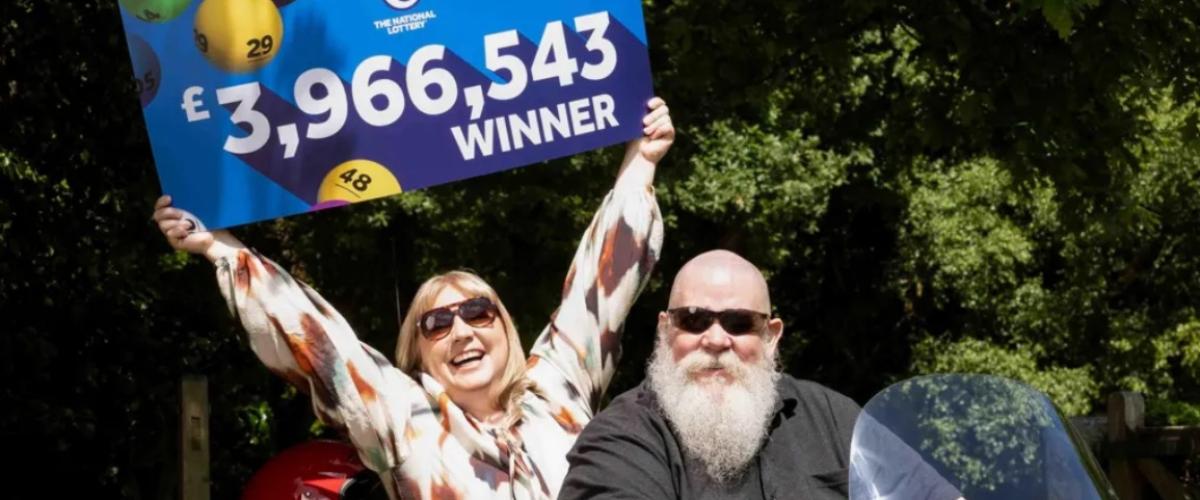 Coppia britannica dal Devon non deve più lavorare, dopo aver vinto 3,9 milioni al Lotto UK