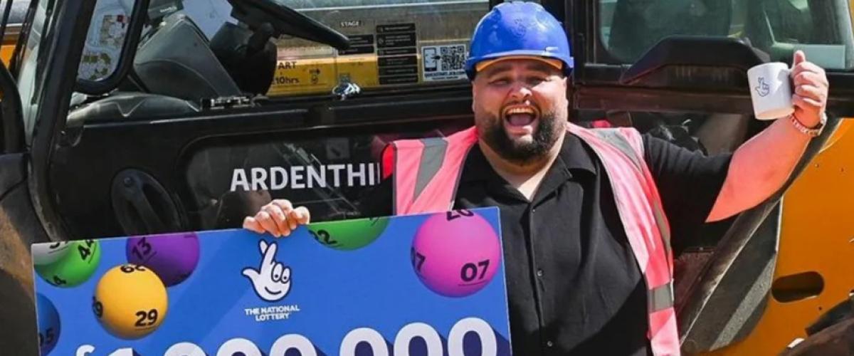 Giovane in UK vince un milione ai gratta e vinci dopo esser rimasto con 12.4 sterline