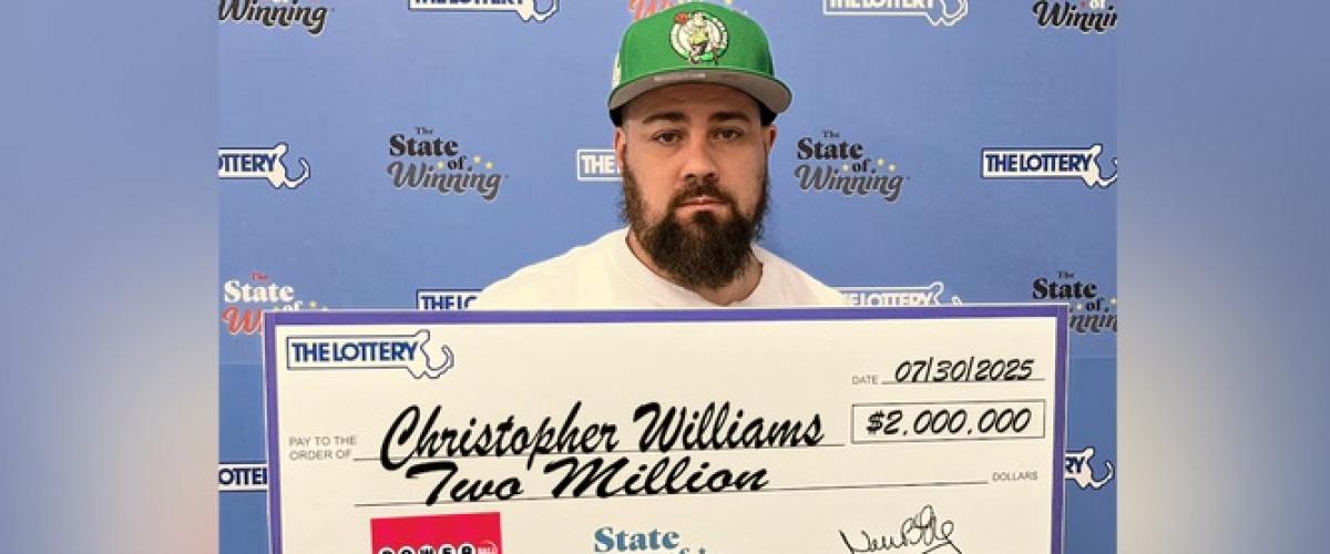 USA, si ferma a comprare un frullato ai figli e pesca un biglietto al Powerball da 2 milioni