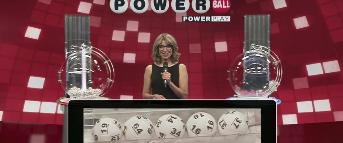 In USA si sogna il jackpot della lotteria Powerball, in palio ci sono 815 milioni