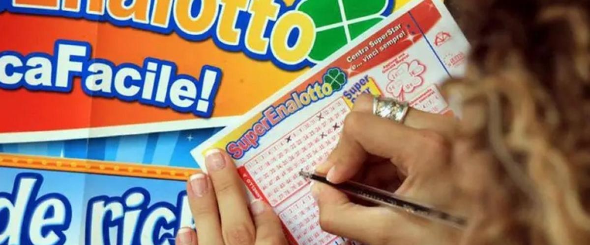 SuperEnalotto, in due indovinano un 5 da 78 mila euro. Cresce ancora il jackpot