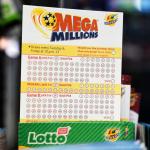 La lotteria Mega Millions americana offre quasi un miliardo di jackpot, chi vincerà?