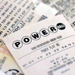 Un estratto di un biglietto della lotteria dell'Arkansas vince un jackpot Powerball da 1,8 miliardi di dollari