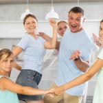 Una famiglia di tre generazioni si aggiudica il premio di 2,5 milioni di dollari alla lotteria Lotto 6/49