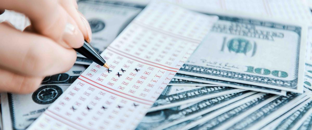 Una donna del Maryland che studia i numeri della lotteria vince per la seconda volta il premio Bonus Match 5 da $50,000 in tre mesi