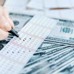 Una donna del Maryland che studia i numeri della lotteria vince per la seconda volta il premio Bonus Match 5 da $50,000 in tre mesi