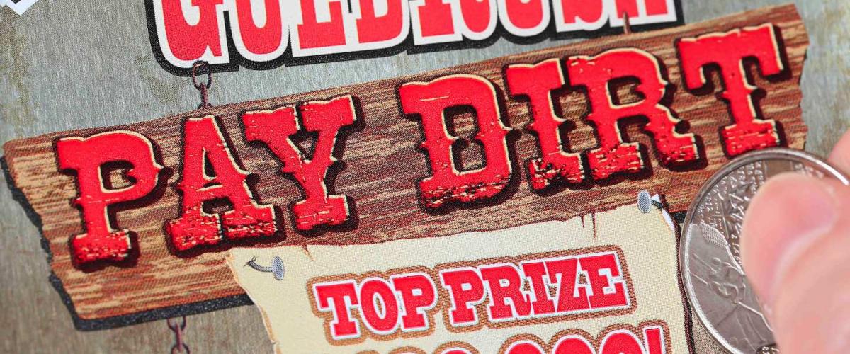 Residente del Texas vince $100.000 con un biglietto a sorpresa della lotteria dell'Arkansas regalato dal marito