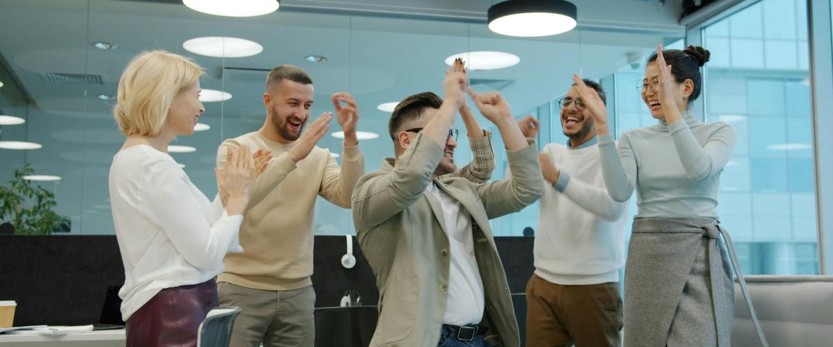 Otto colleghi del Kentucky dividono una vincita alla lotteria Powerball di $200,000