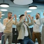 Otto colleghi del Kentucky dividono una vincita alla lotteria Powerball di $200,000